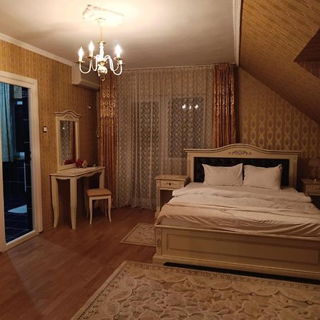 Pensiunea Lari Бэйле-Уну-Май Экстерьер фото
