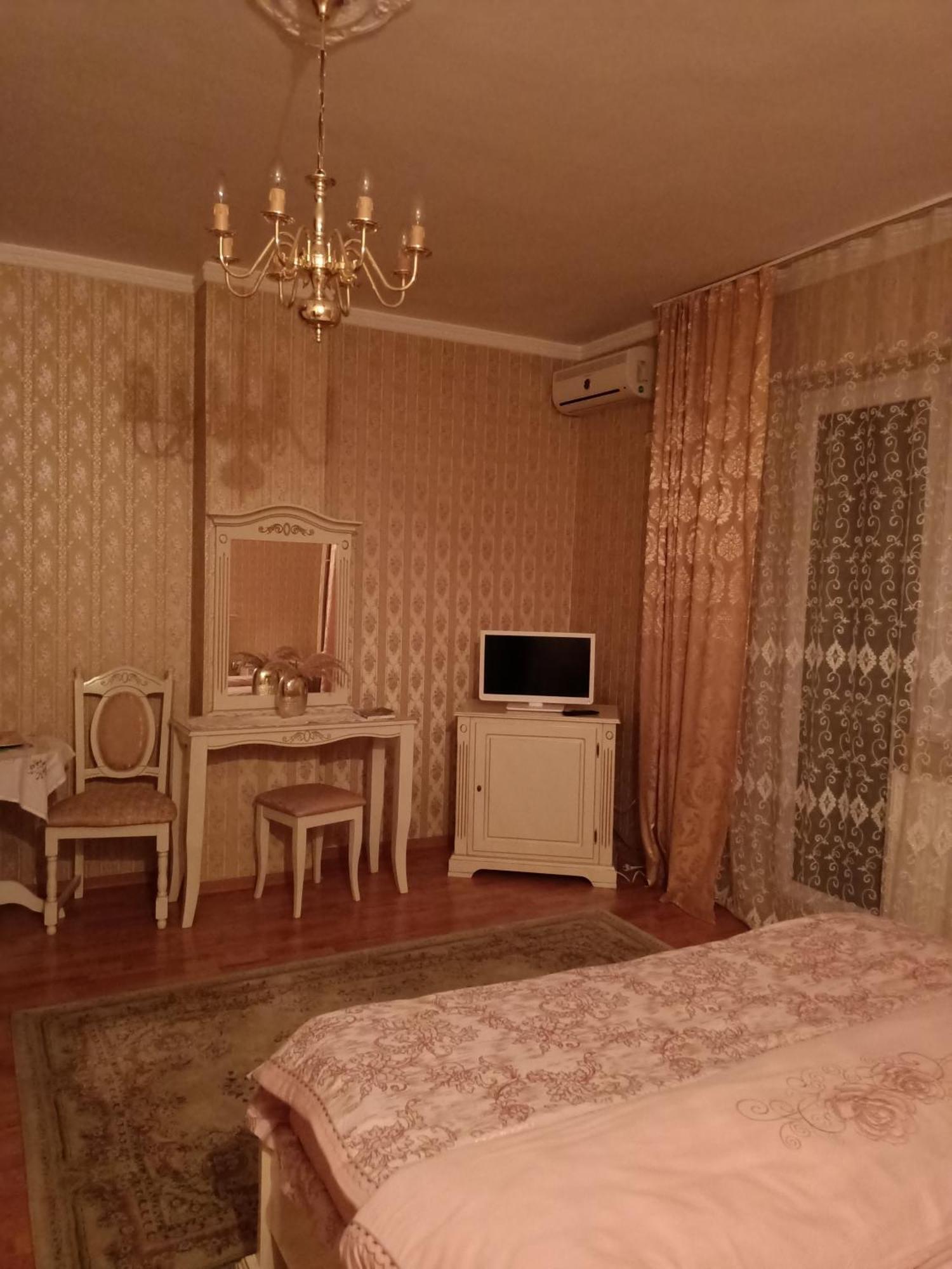 Pensiunea Lari Бэйле-Уну-Май Экстерьер фото